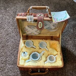 Delton Porcelain Bee Buzz Children's Tea Set in Basket